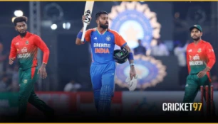 বাংলাদেশের কড়া সমালোচনা করলেন আকাশ চোপড়া