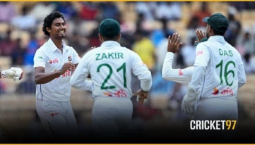 ইনিংস ডিক্লেয়ার দিয়ে প্রথম ওভারেই বাংলাদেশের উইকেট উদযাপন