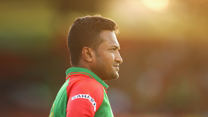 ম্যাক্সওয়েলের উষ্ণ নিঃশ্বাস টের পাচ্ছেন সাকিব!