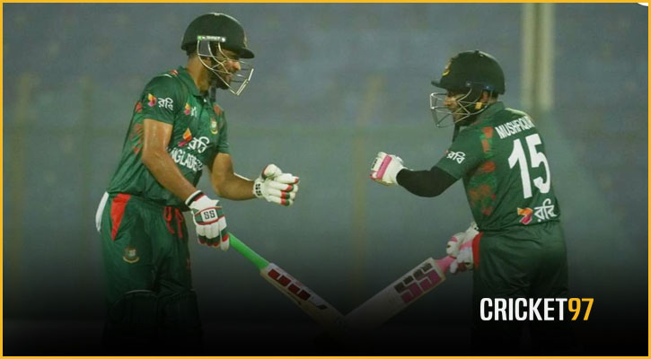 নিজেকে আড়ালে রেখে মুশফিক প্রশংসায় ভাসালেন শান্ত-রিয়াদকে