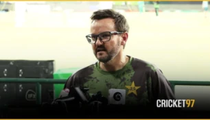 বাংলাদেশকে হালকাভাবে দেখছেন না পাকিস্তানের হেড কোচ হেসন