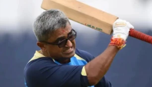 কানাডার ক্রিকেট দলের কোচের পদ ছাড়লেন মন্টি দেশাই