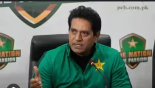 আকিফ জাভেদকে নন-প্লেয়িং ক্যাপ্টেন বানানোর খোঁচা সাবেক পেসার রশিদ খানের