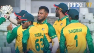 জিসানের ১৯ বলের ফিফটি, মালয়েশিয়াকে উড়িয়ে ট্রফি এইচপি দলের
