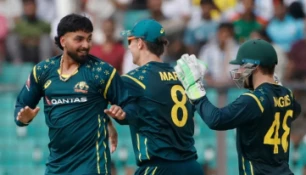 Australia beat Bangladesh by 4 wickets