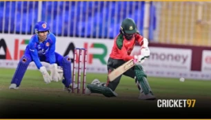 After seven innings and 86 balls, the captain finally hit a six.