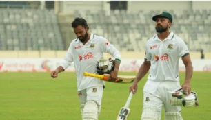সেঞ্চুরির অপেক্ষায় সাদমান, দিন শেষে সুবিধাজনক অবস্থানে বাংলাদেশ