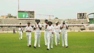 মিরাজের ফাইফারে, ৩৪ রানের লিড বাংলাদেশের