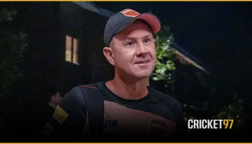 Ricky Ponting's Leadership Keeps Punjab Kings United Amid IPL Suspension