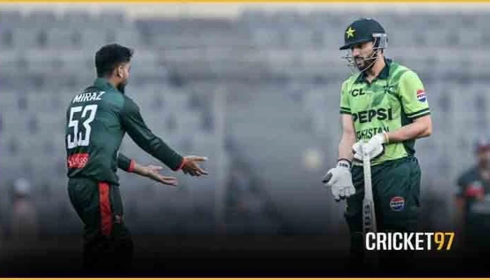 গ্লাভস ছুঁড়ে ফেলায় শাস্তি, তিরস্কার ও ডিমেরিট পয়েন্ট পেলেন সালমান আগা