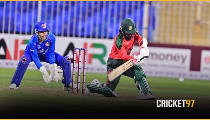 After seven innings and 86 balls, the captain finally hit a six.