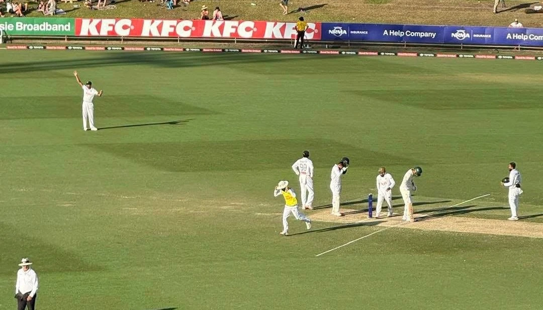 Australia Show Signs of Fightback, End Day 3 Still 67 Runs Behind