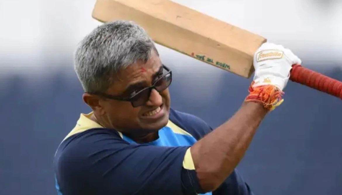 কানাডার ক্রিকেট দলের কোচের পদ ছাড়লেন মন্টি দেশাই